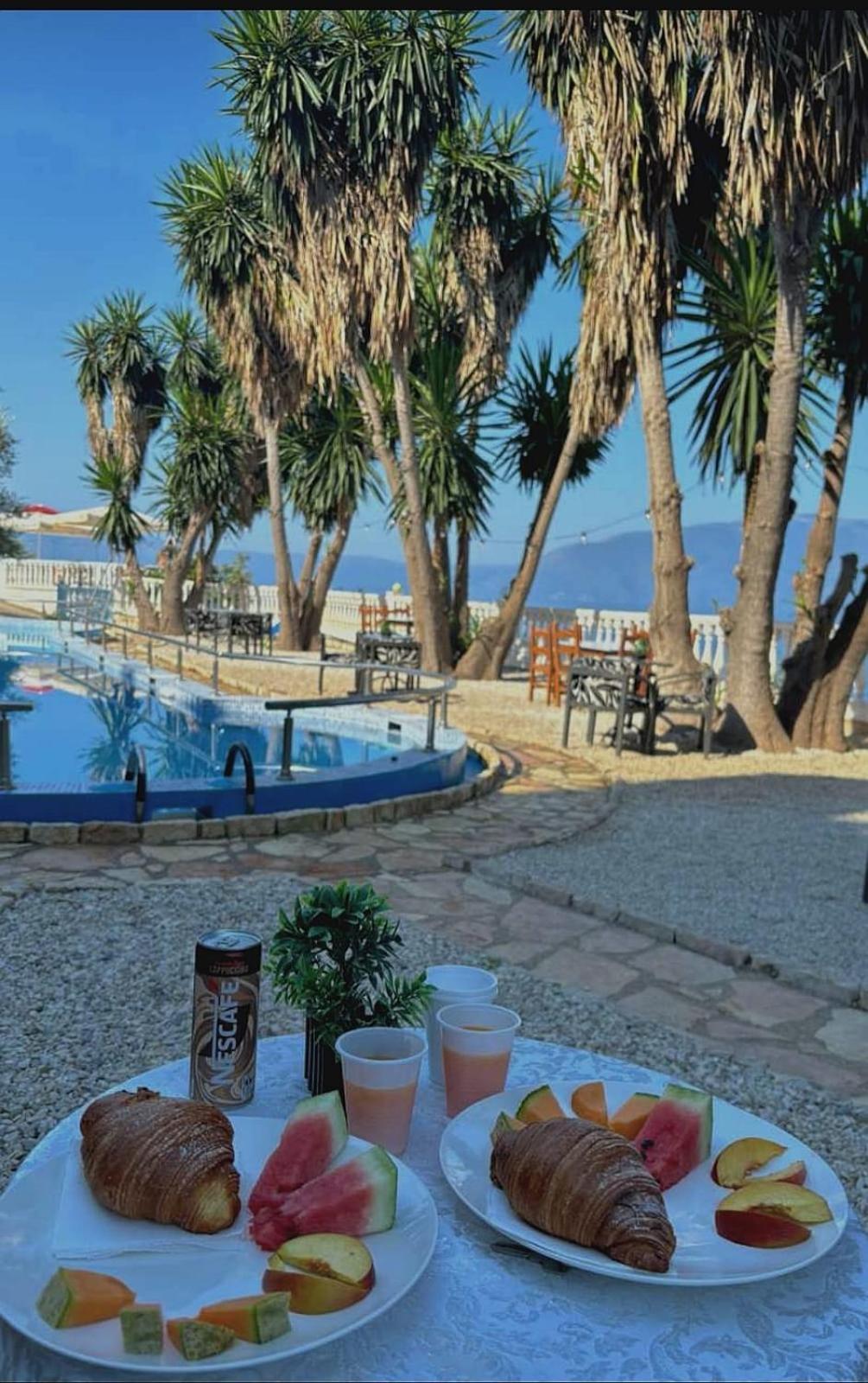 Blue Dream Holiday Hotel Влёра Экстерьер фото